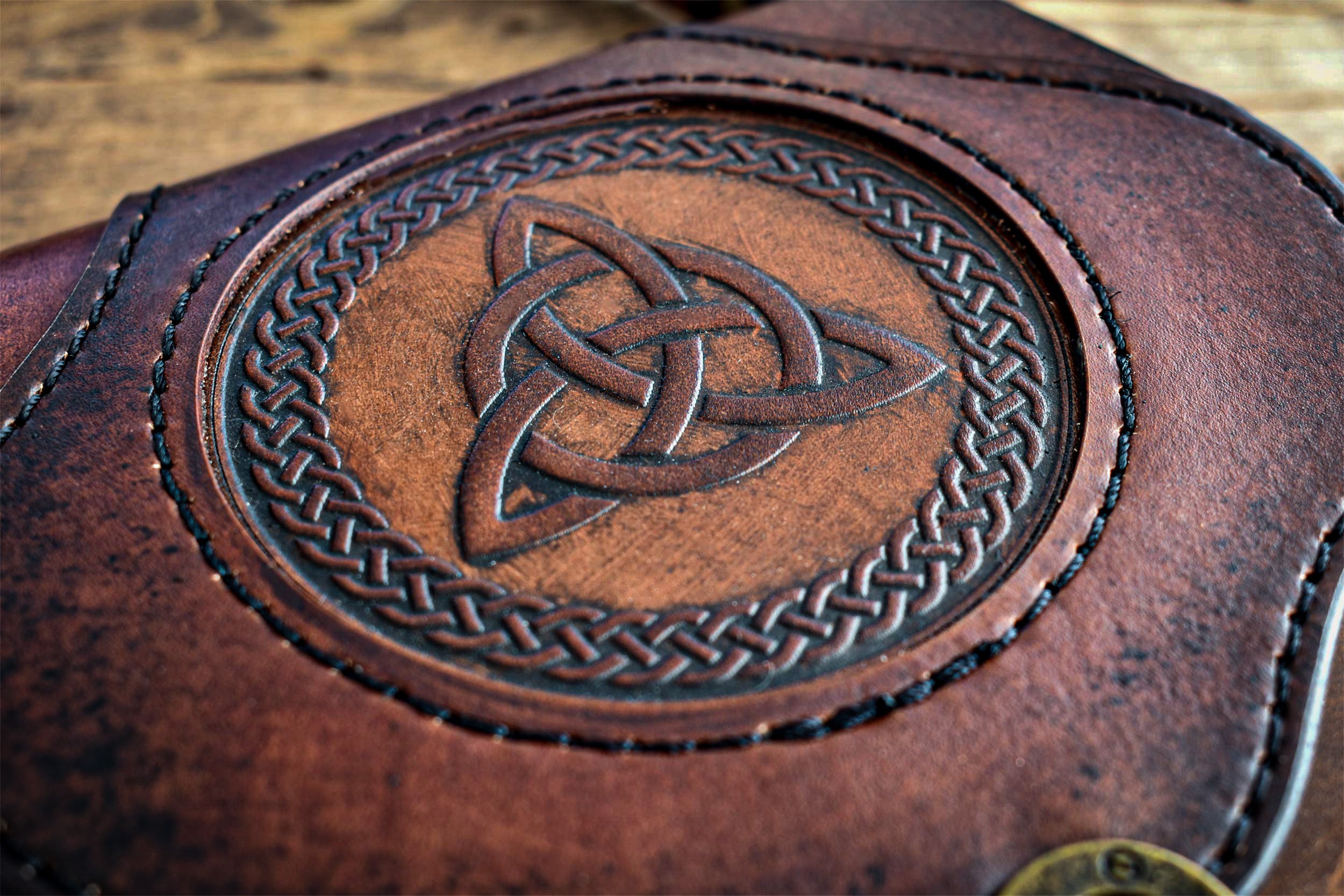 THE BRIGID - Crossbody Bag w/Trinity Knot