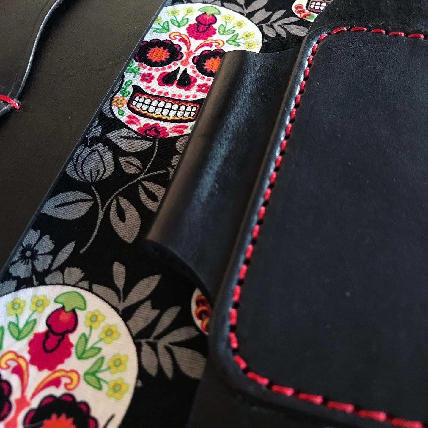 Sugar Skull Large Clutch Wallet with Wristlet - Black w/Sugar Skull liner